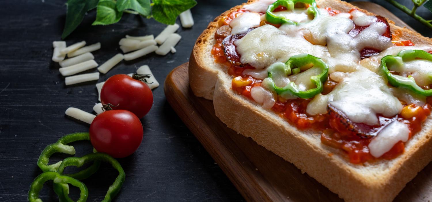 Crunchy Bread Pizza Recipe